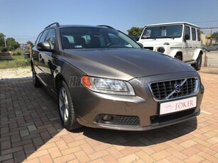 VOLVO V70 2.0 D Momentum