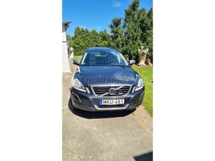 VOLVO XC60 2.4 D [D5] R-Design