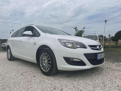 OPEL ASTRA J 1.4 T Cosmo TÉLI NYÁRI GUMI ALUFELNIN.NAVIGÁCIÓ.PERKRADAR-ELŐL HÁTUL-FÉLBŐR