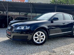 AUDI A3 2.0 TDI Ambiente DPF BI-Xenon/AUT.Parko...