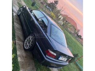 BMW 323i