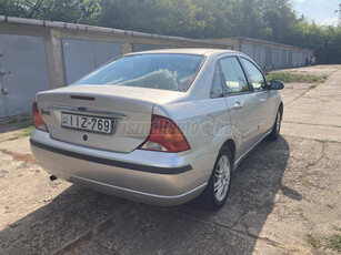 FORD FOCUS 1.6 Ghia