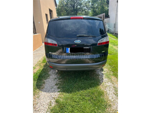 FORD S-MAX 2.0 Titanium