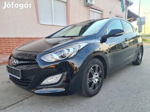 Hyundai I30 1.4i Comfort Sérmentes. vez.szervkö...