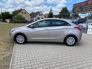 HYUNDAI I30 1.4i Comfort SZERVÍZKÖNYV-NAVIGÁCIÓ-ÜLÉSFŰTÉS-TOLATÓKAMERA