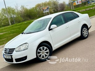 JETTA 14-TSI-TRENDLINE-4-AJTO-6-FOKOZATU-MANUALIS-KEZI-VALTO