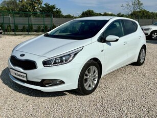 KIA CEE'D 1.4 CVVT Limitált Prémium Gyári fényezés-Navi-Kamera-Digitklíma-Ülés és korm.fűt-Friss szerviz-Tempomat-Vé