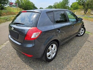 KIA CEE'D 1.4 LX TÖRÉSMENTES. GYÁRI NAVIGÁCIÓ. DIGIT.KLÍMA. TEMPOMAT