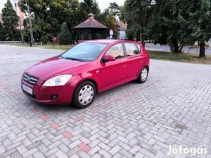 Kia Ceed 1.6 benzin, klíma, 138 ezer km, szervizkonyv.