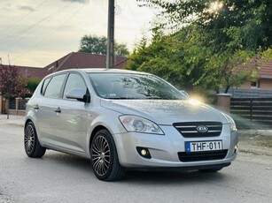 KIA CEE'D 1.6 EX