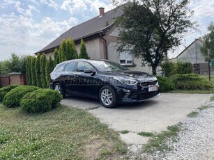 KIA CEE'D Ceed SW 1.6 CRDi LP Bronze ELSŐ TULAJDONOSTÓL. VÉGIG VEZETETT SZERVIZKÖNYV