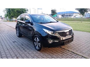 KIA SPORTAGE 2.0 CRDi HP EX Prémium 4x4 (Automata) Sérülésmentes!!! Vezetett Szervizkönyv!!! 2.tulajdonos!!!