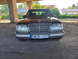 MERCEDES-BENZ E 250 D Elegance ÚJ FÉNYEZÉS ÚJ FUTÓMŰ ÚJ FÉKEK