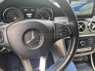 MERCEDES-BENZ GLA 180 Urban 7G-DCT bézs bőr belső. automata. navi. digit klíma. magyar. szervizkönyv. 1. tulaj