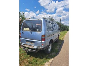 MITSUBISHI L 300 2.4 Bus 4WD DeLuxe