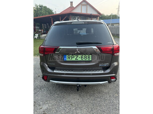 MITSUBISHI OUTLANDER 2.0 PHEV Instyle Navi 4WD CVT