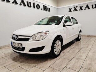 OPEL ASTRA H Sedan 1.6 Enjoy +AZONNAL VIHETŐ+JÉGHIDEG KLÍMA+VONÓHOROG+SZÉP ÉS MEGKÍMÉLT ÁLLAPOT+