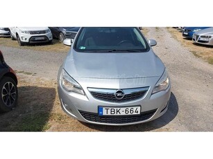 OPEL ASTRA J 1.4 T Active