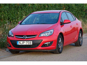 OPEL ASTRA J 1.6 Enjoy