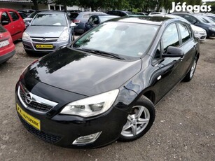 Opel Astra J 1.6 Sport 141ekm!Tempomat!Parkrada...