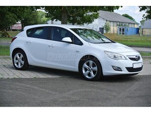 OPEL ASTRA J 1.6 Sport LEKÖVETHETŐ GARANTÁLT 150e. KM! VEZETETT SZ.KÖNYV!