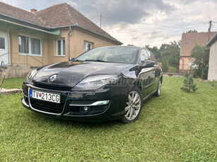 RENAULT LAGUNA 2.0 dCi Black Edition