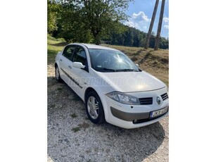 RENAULT MEGANE 1.6 16V Dynamique Komfort