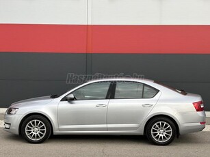 SKODA OCTAVIA 1.6 CR TDI Ambition Vezérlés Lecserélve! Ülésfűtéssel! Végig Szervizkönyves!