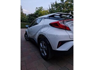 TOYOTA C-HR 1.8 Hybrid Active (ülésfűtéssel) e-CVT