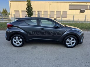 TOYOTA C-HR 1.8 Hybrid Comfort Business e-CVT 76000KM ÜLÉSFŰTÉS KAMERA NAVIGÁCIÓ TÁBLAFELISMERŐ TÁVOLSÁGTARTÓ TEMPOMAT