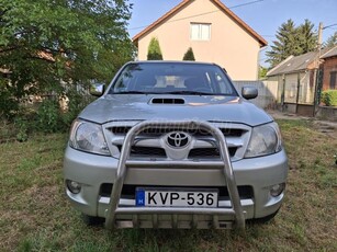 TOYOTA HI LUX Hilux 2.5 D-4D 4x4 Double Comfort AC