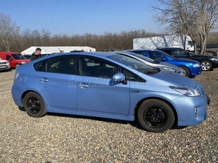 TOYOTA PRIUS PLUG-IN