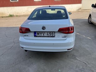 VOLKSWAGEN JETTA VI 1.2 TSI Comfortline