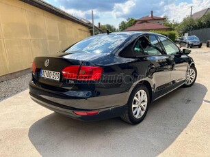 VOLKSWAGEN JETTA VI 1.6 CR TDI Comfortline 157E KM/TEMPOMAT/NAVIGÁCIÓ/ELSŐ TULAJ/SÉRÜLÉSMENTES