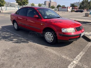 VOLKSWAGEN PASSAT 1.6 Trendline garantált Km. 1+1 tulajdonos!