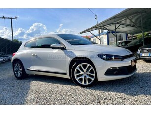 VOLKSWAGEN SCIROCCO 2.0 CR TDI DSG MEGKÍMÉLT/F1 VÁLTÓ/AUTOMATA/ALCANTARA/17-ES ALU/T.RADAR/SPORT CSOMAG STB