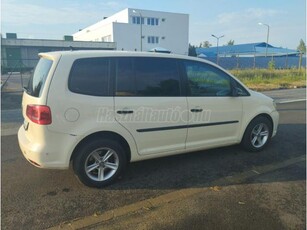 VOLKSWAGEN TOURAN 2.0 CR TDI Comfortline DSG [7 személy]