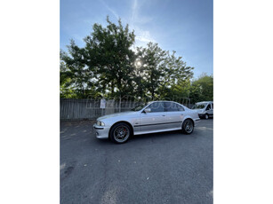 BMW 523i