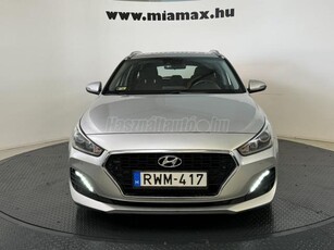 HYUNDAI I30 1.6 CRDi MP Comfort Navi Kamera Téli csomag RWM-417. magyar. 1 tulaj. márkaszervizben szervizelt