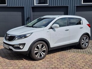 KIA SPORTAGE 2.0 CRDi EX Prémium 4x4 (Automata) ÖSSZKERÉK AUTOMATA.NAGYON SZÉP ÉS ÁPOLT.NAVI. TOLKAMERA.2X DIGKLÍMA.4XÜLÉSFŰTÉS