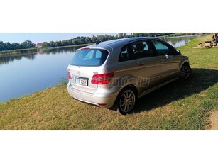 MERCEDES-BENZ B 200 Autotronic