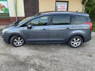 PEUGEOT 5008 2.0 HDi Family