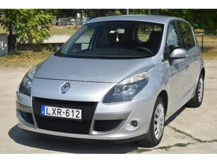 RENAULT SCENIC Scénic 1.5 dCi Dynamique Magyarországi! Digit klíma! Szervizkönyv! Gyári fényezés! 180000km!