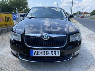 SKODA SUPERB 2.0 PD TDI Ambition ALCANTARA BELSŐ - 6 SEBESSÉGES KÉZI VÁLTÓS - KÉT FUNKCIÓS CSOMAGTÉR NYIT