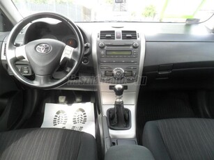 TOYOTA COROLLA Sedan 2.0 D-4D Luna