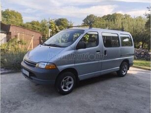 TOYOTA HI-ACE Hiace 2.4 D Glass Van