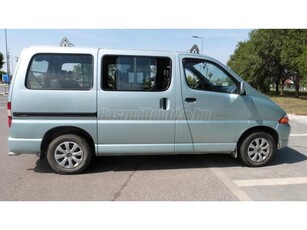 TOYOTA HI-ACE Hiace 2.4 TD Combi