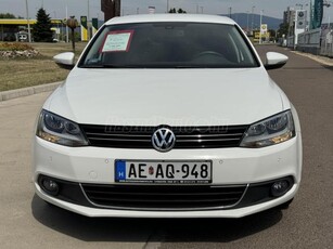 VOLKSWAGEN JETTA VI 1.6 CR TDI Comfortline 2-zónás automata klíma. Leinformálható 166 ezer km-futás!