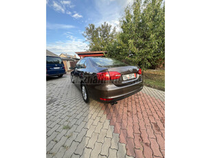 VOLKSWAGEN JETTA VI 2.0 TDI BMT Highline DSG