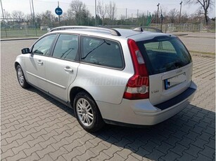 VOLVO V50 1.6 D Momentum